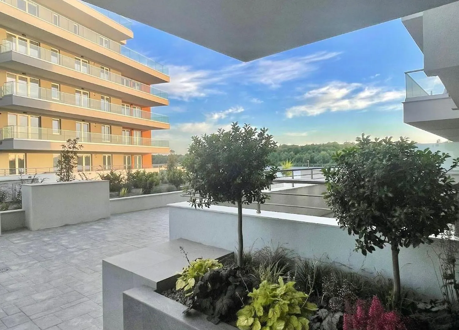 Penthouse Lebada Lake View Bucharest