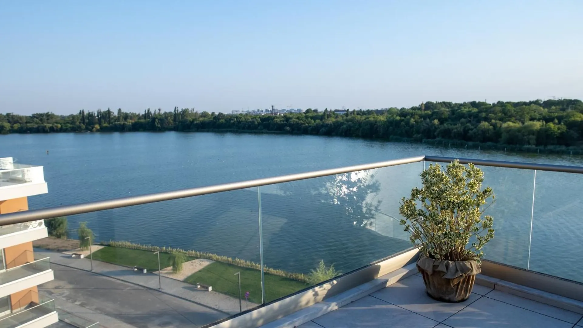 Penthouse Lebada Lake View Bucharest Romania