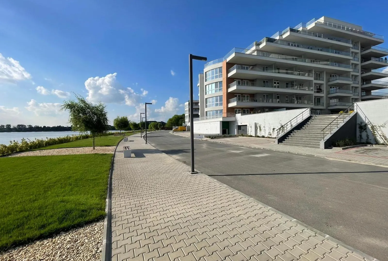 Apartment Penthouse Lebada Lake View Bucharest
