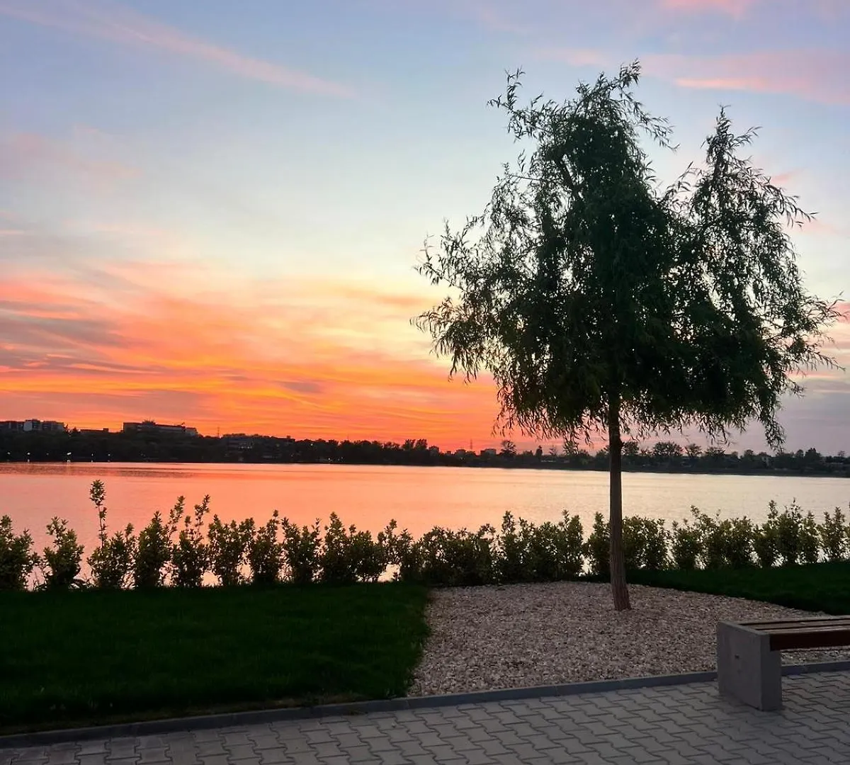 Apartment Penthouse Lebada Lake View Bucharest